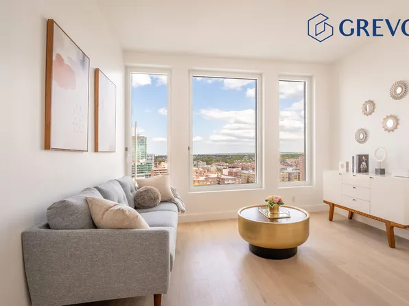 136-18 Maple Avenue image 1 of 20