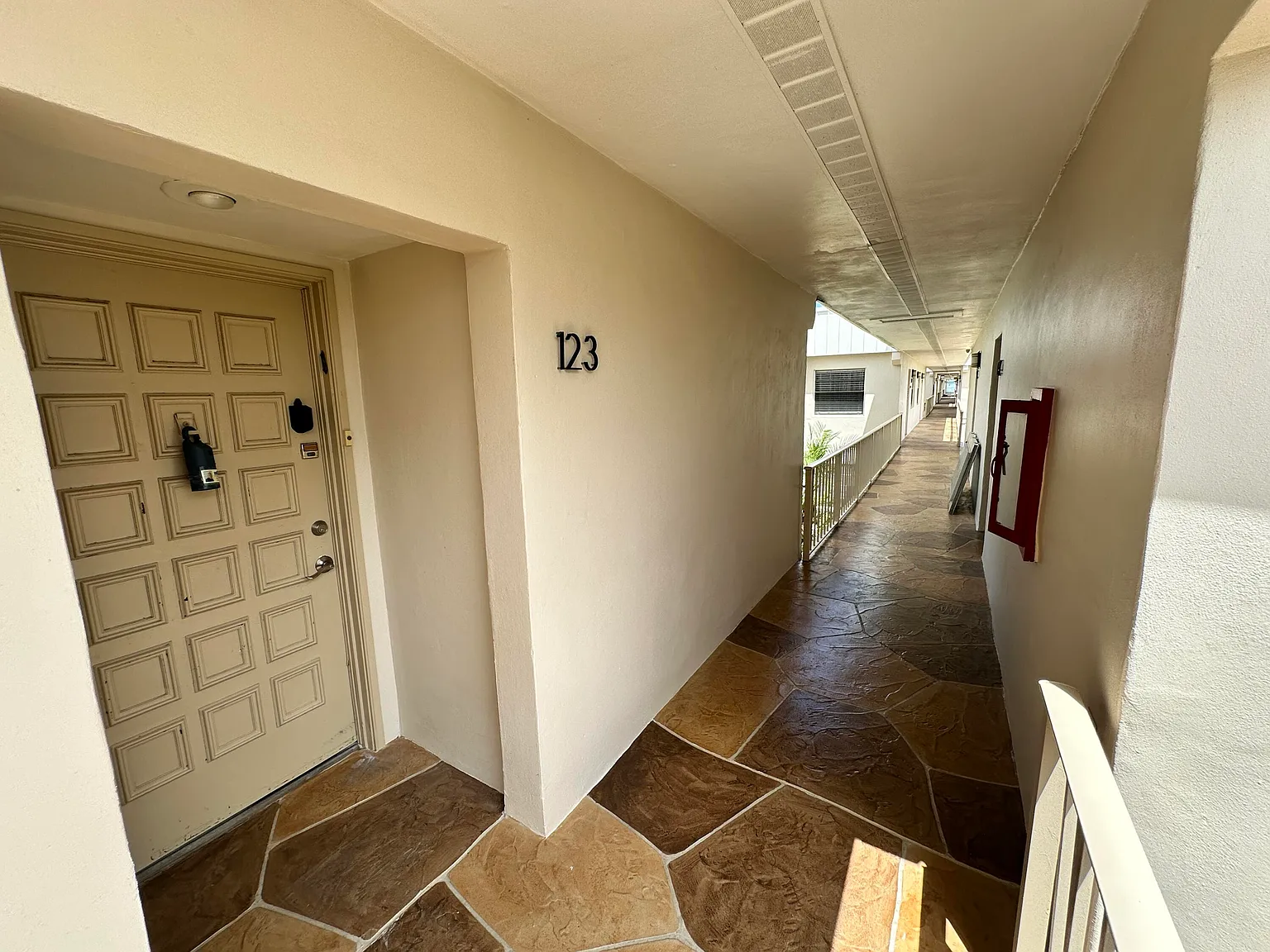 1 bed, 1.5 bath, 795 sqft, $1,400 — Photo 3