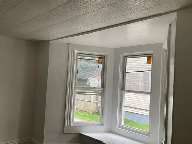 374 Hawley St — Photo 7