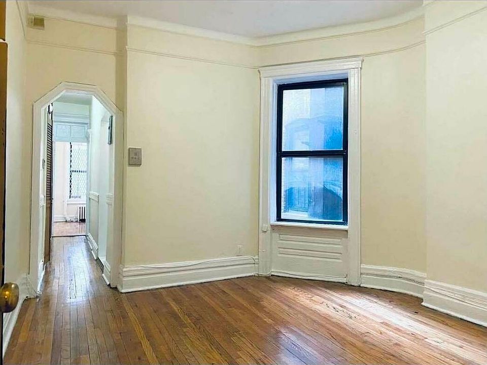 1st image of 564 Amsterdam Ave APT 4A