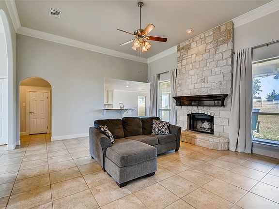 5th image of 107 Rockhouse Dr