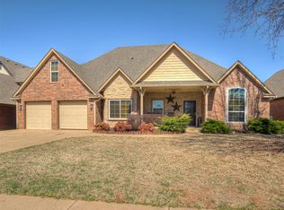 243 E Richmond Ter, Mustang, OK 73064