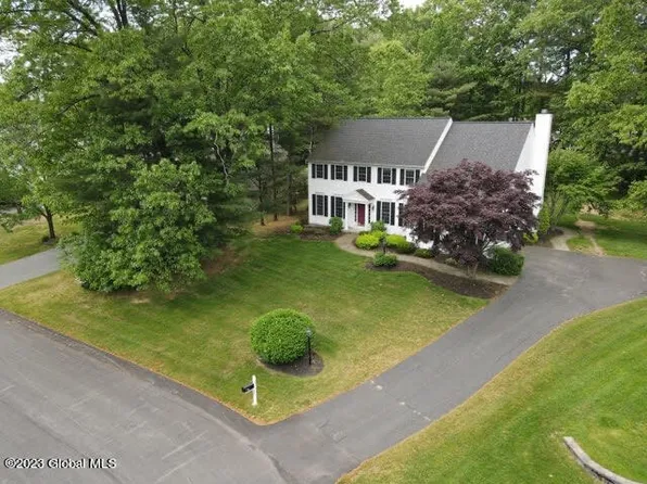 22 Parkside Trail, Ballston Lake, NY 12019
