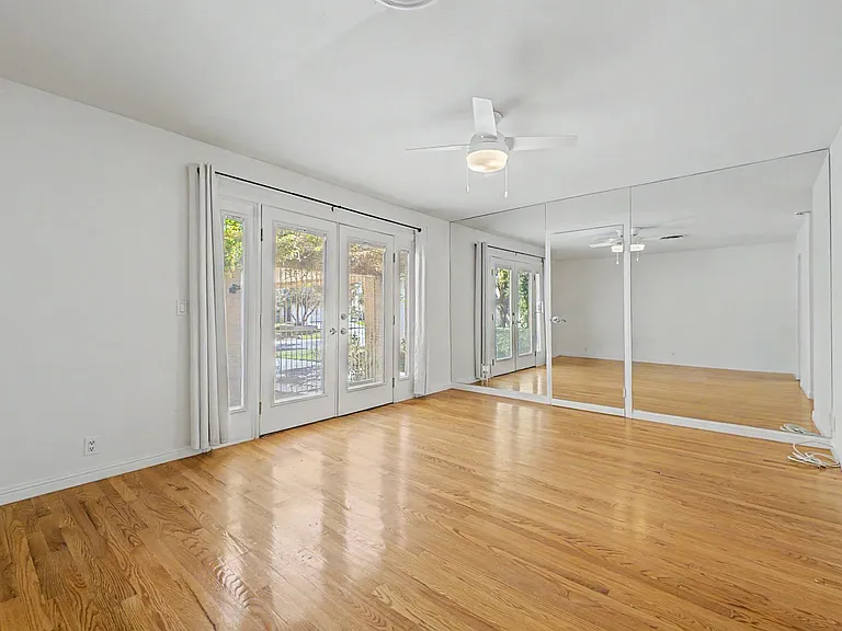 3145 Bel Air Dr — Photo 15
