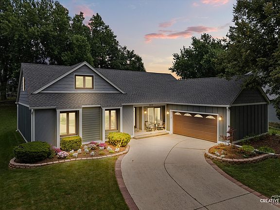 2nd image of 8409 Mending Wall Dr