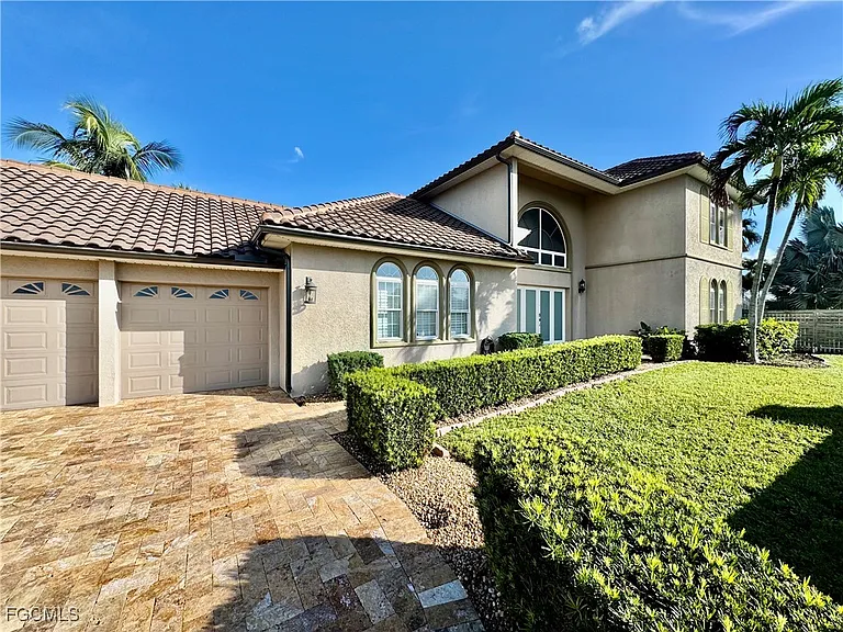 14370 McGregor Blvd — Photo 2