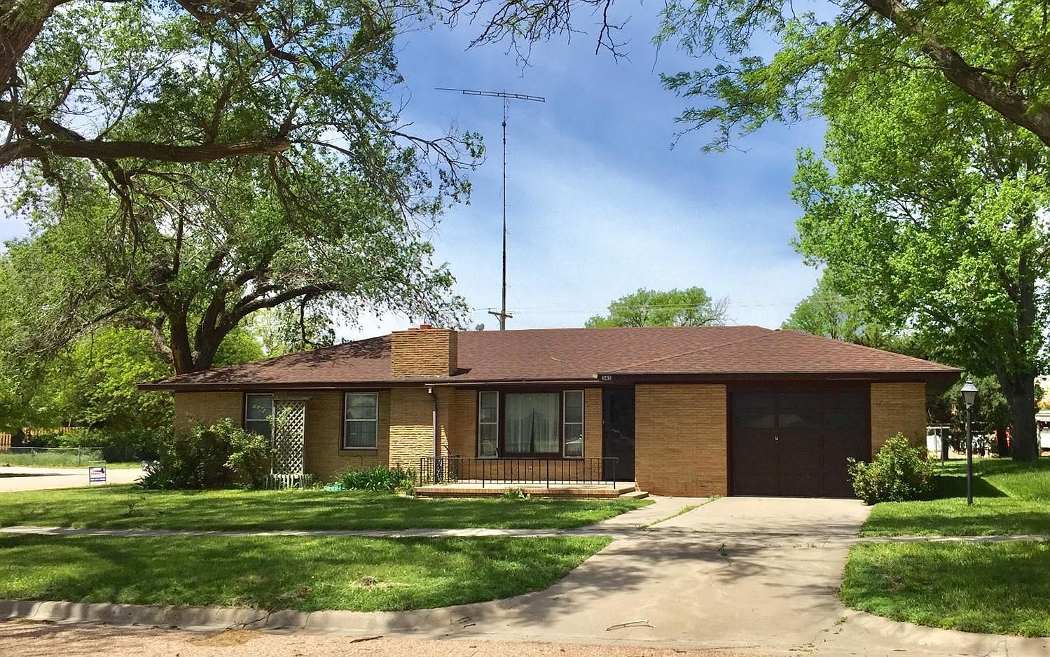 345 S Lane St, Dighton, KS 67839 Zillow