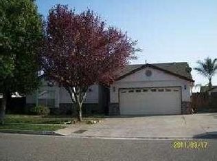2081 W Merritt Ave, Tulare, CA 93274
