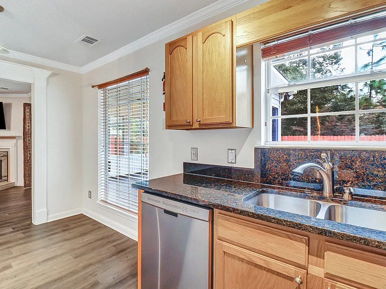 106 Silverton Rd — Photo 22