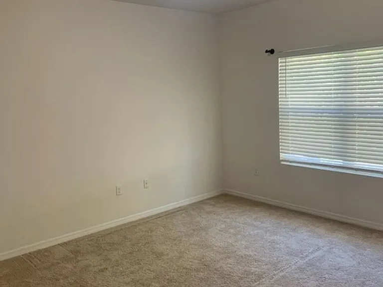 5886 SW 84th St — Photo 9