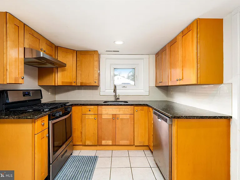 106 Spruce St #3 — Photo 6