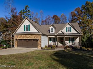 515 Hocutt Farm Dr, Clayton, NC 27527