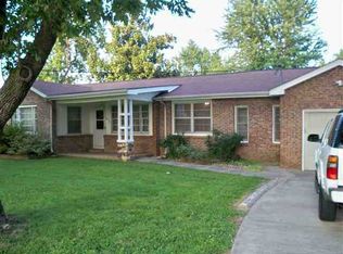5616 Benton Rd, Paducah, KY 42003
