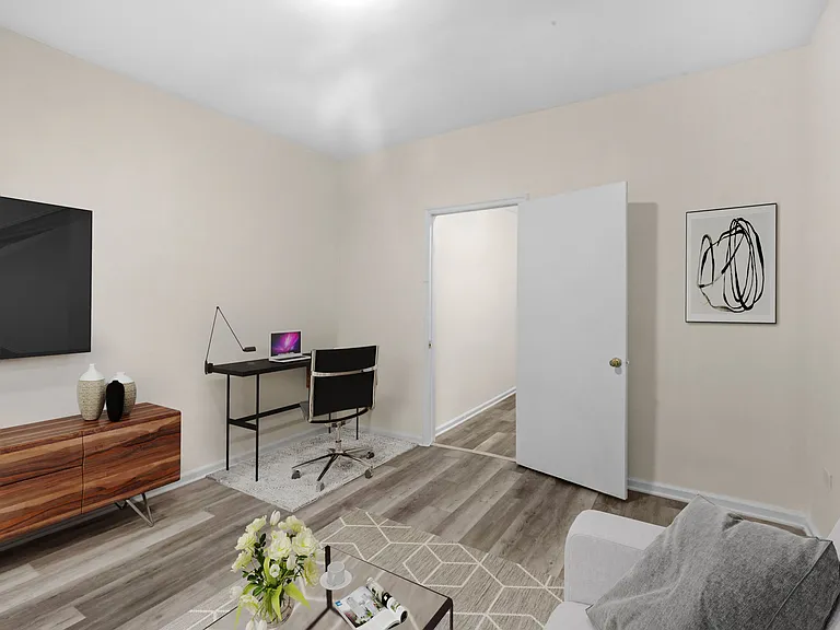 229 W 105th St #33 — Photo 2