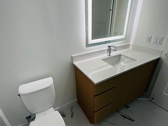 5th image of 1658 NE 124th St #246