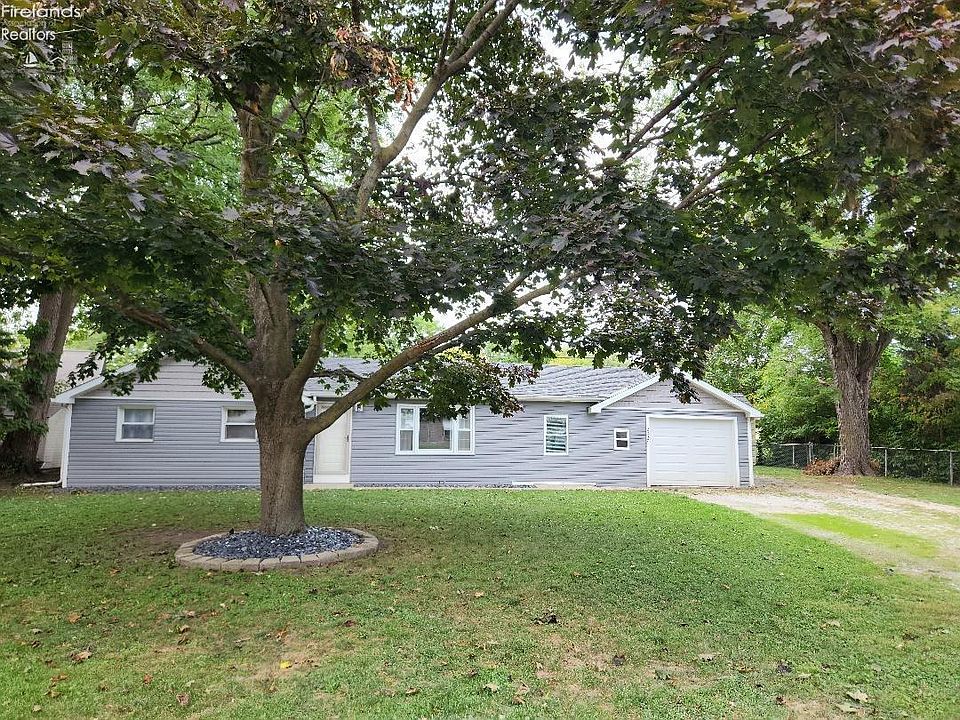 2037 Duchesse Dr, Oregon, OH 43616 MLS 20223719 Zillow