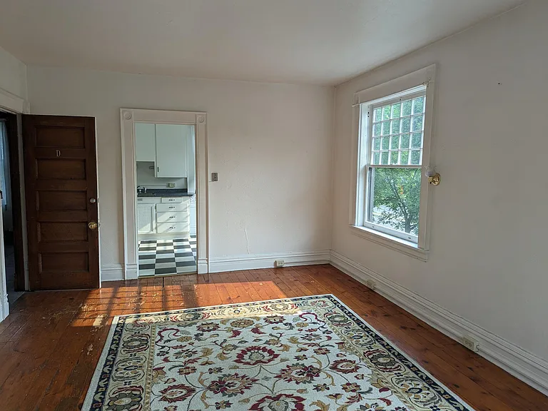 307 Market St #D — Photo 5