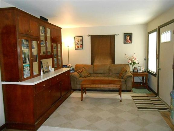 3rd image of 2635 Hilda Ave