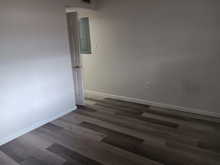 2541 S Myrtle Ave #D — Photo 25
