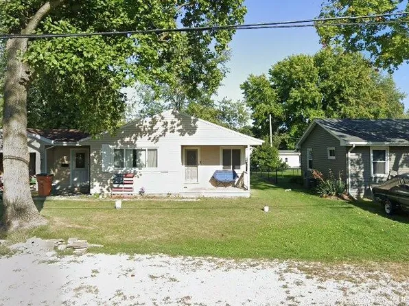 818 S Worth St, Sullivan, IL 61951
