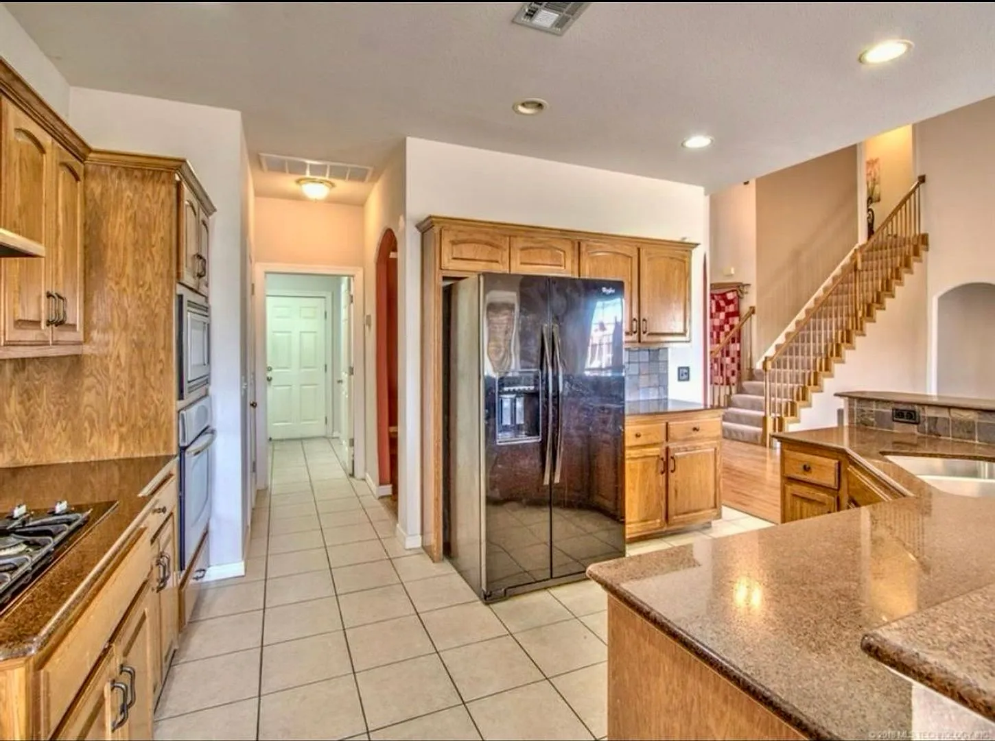 Stunning 3 bedroom, 3 bathroom Home in Desirable Jenks Neighborhood! — Photo 4