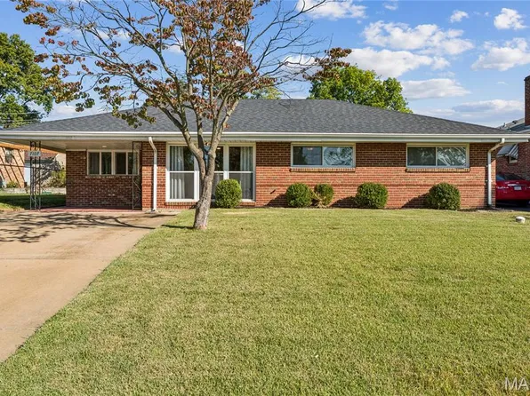 7107 Heege Rd, Saint Louis, MO 63123