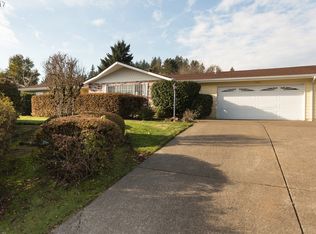 17651 Cason Rd, Gladstone, OR 97027