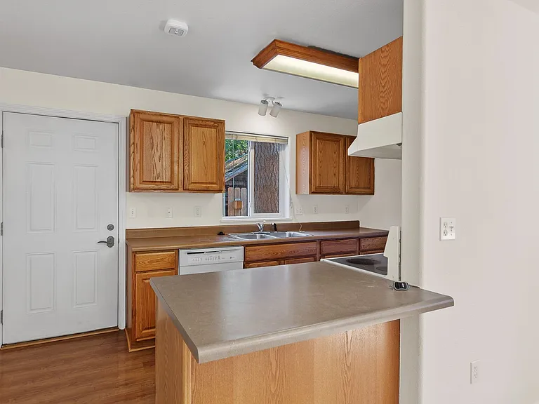 100 E Miller Ave — Photo 10