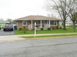 938 71st St, Schererville, IN 46375