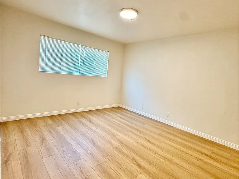 621 N Alhambra Ave — Photo 7