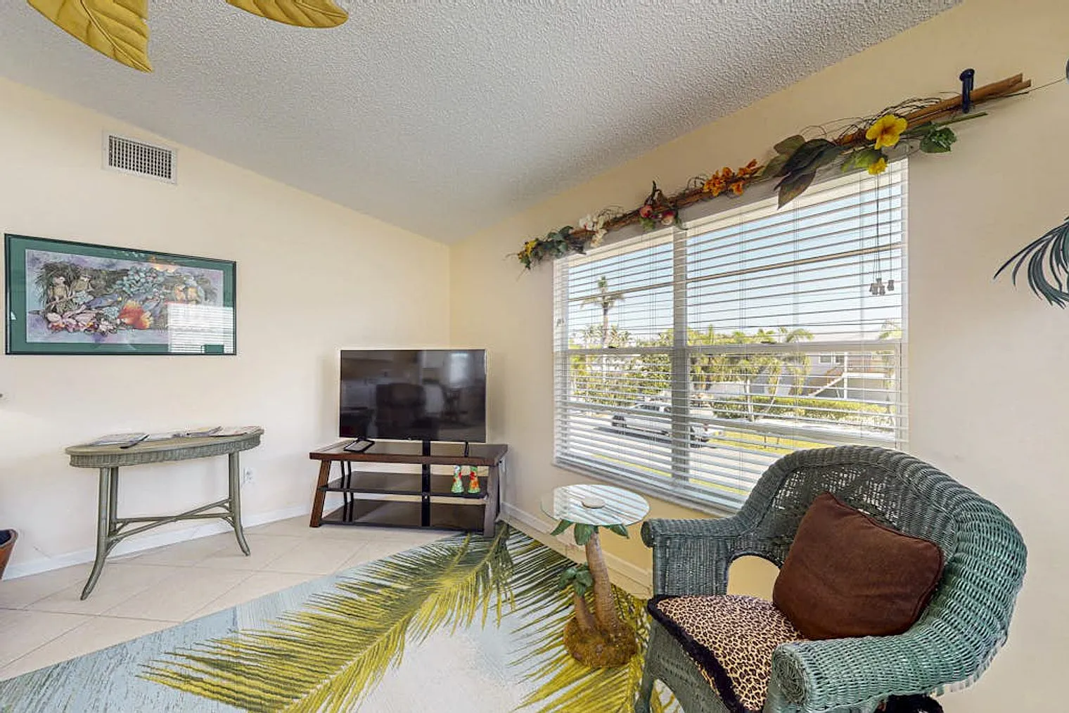 2 bed, 2.0 bath, 1022 sqft, $4,698 — Photo 2
