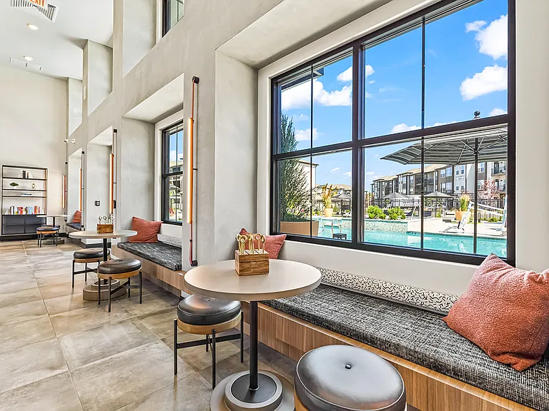 The Logan Luxury Apartments — Photo 57