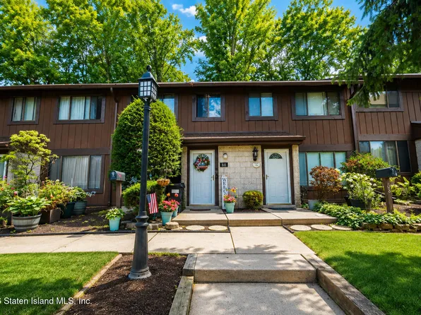 60 Stone Ln, Staten Island, NY 10314