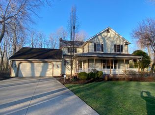 28730 Inner Circle Ct, Solon, OH 44139
