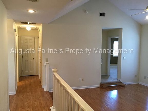 4th image of 199 Amelia Dr W