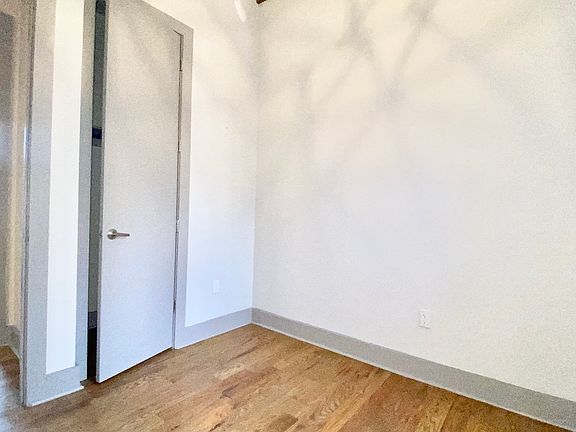 4th image of 279 Bedford Ave #17S
