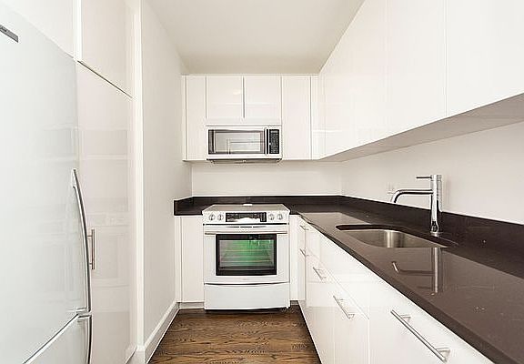 4th image of 212 W 91st St APT 503