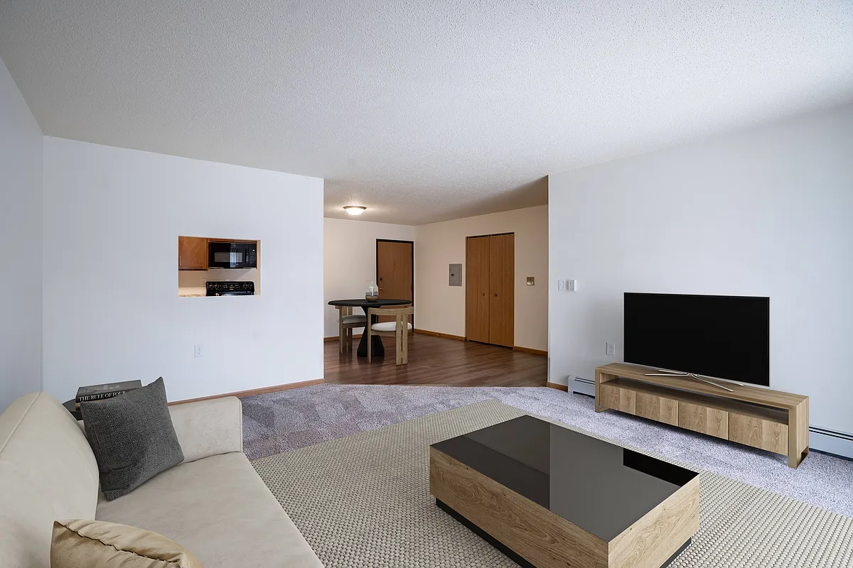 Moorhead, MN Woodstone Apartments | 31A | Living - Woodstone