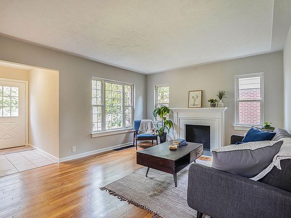 4th image of 2450 Marshall Ave SE