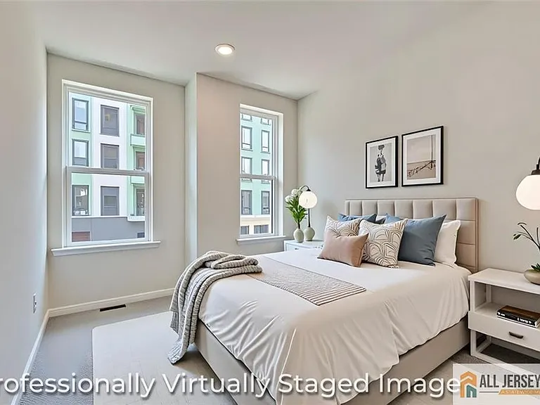 323 Sadie Cir — Photo 22