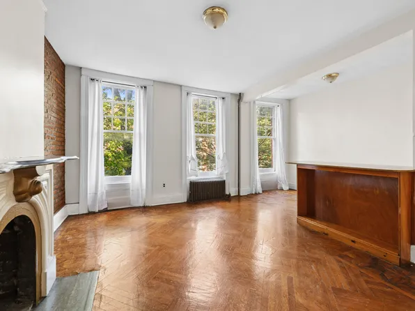 359 Carlton Avenue image 14 of 20