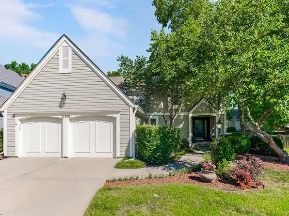 12108 Overbrook Ct, Leawood, KS 66209