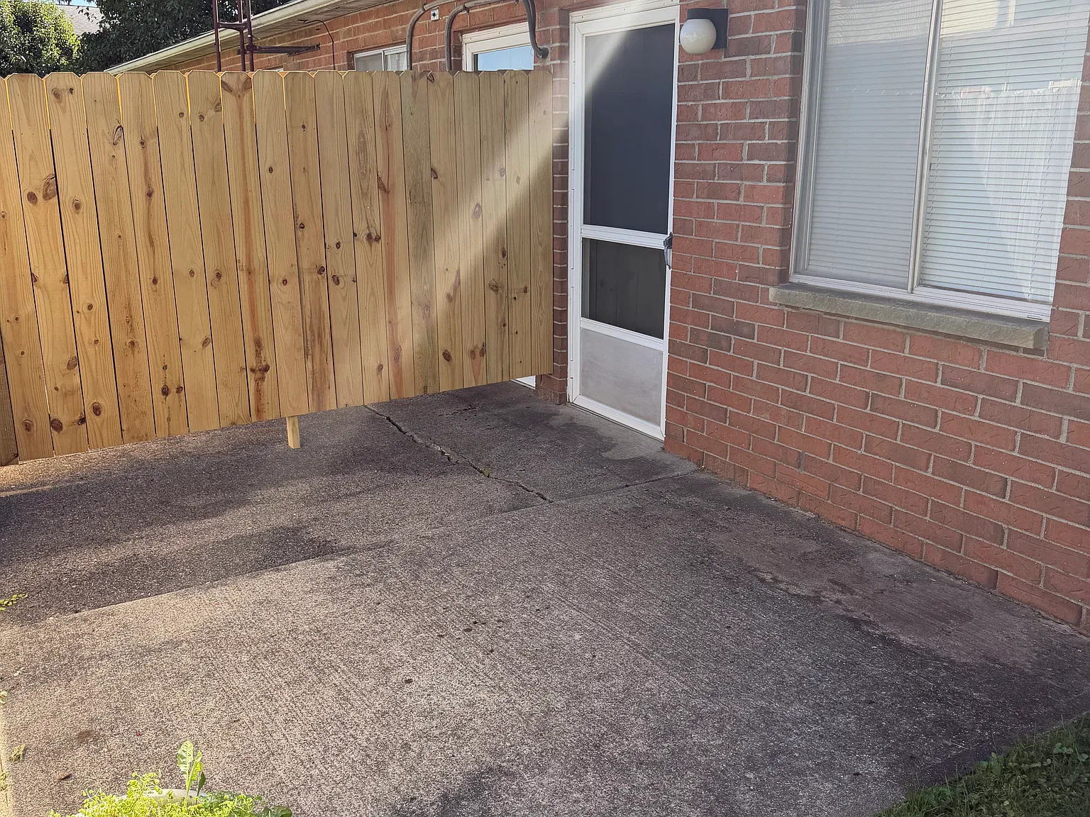 2 bed, 820 sqft, $1,200 — Photo 1