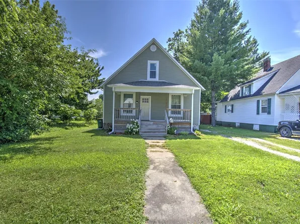 110 N Poplar St, Assumption, IL 62510