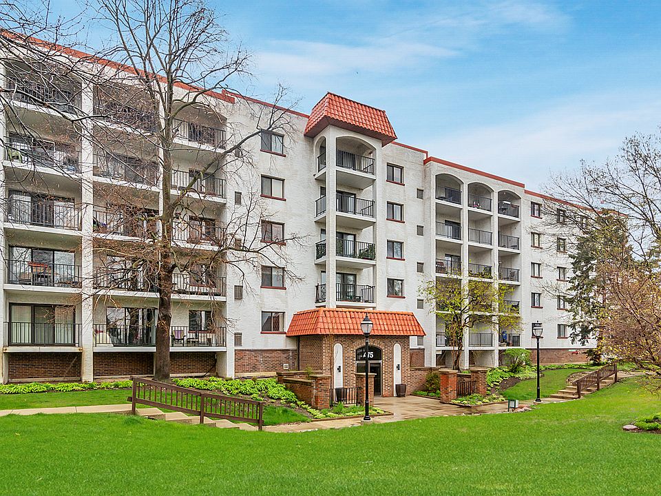 1st image of 475 Plum Creek Dr APT 406