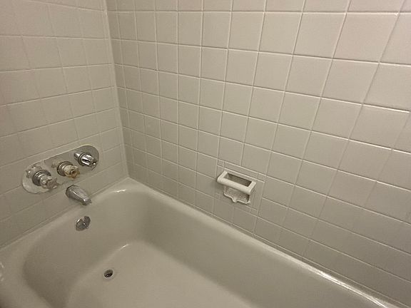 2nd image of 2076 Elm Ave Unit 1