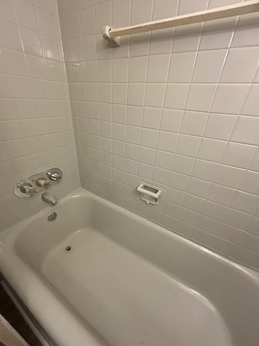 Photo 2 of 7 - 2076 Elm Ave #1 - Cincinnati, OH Building Photo - 2076 Elm Ave #1