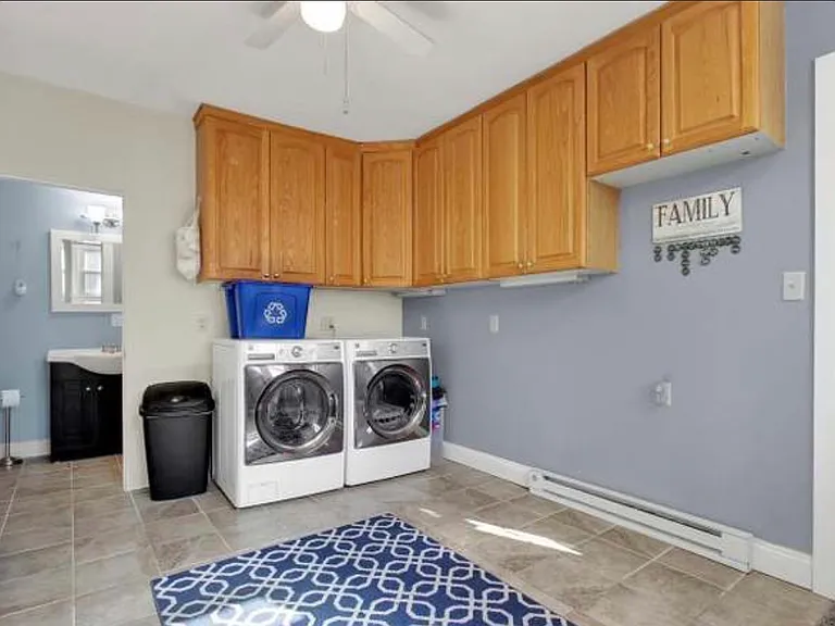 77 E Main St — Photo 10