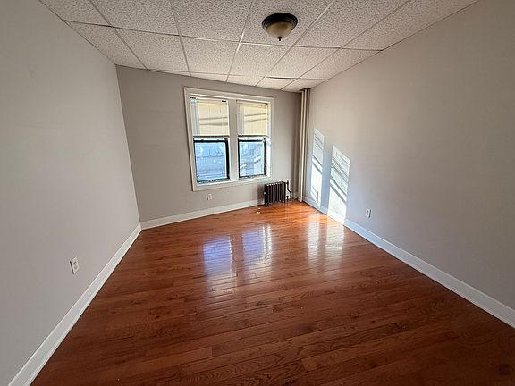 3rd image of 503 Baldwin Ave #4E