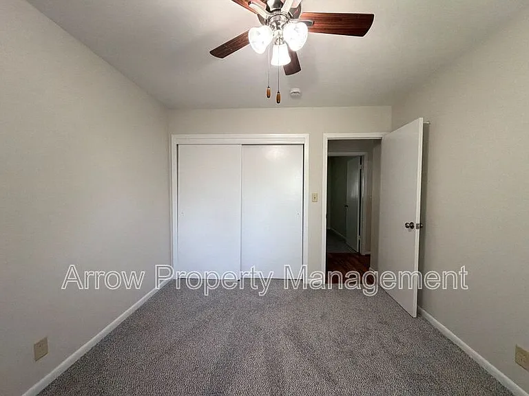 1426 S 20th St — Photo 8